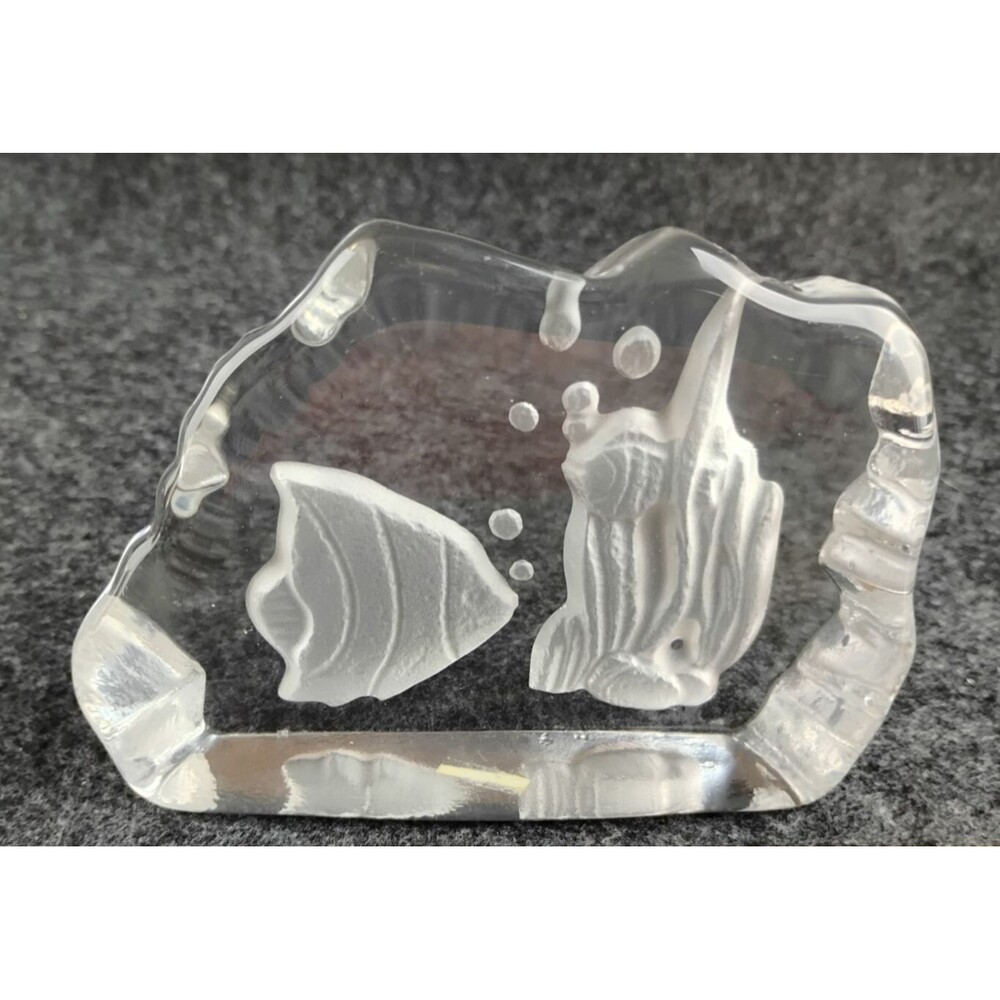 Vintage Glass Paperweight Fish L W Rice & Co Inc Taiwan